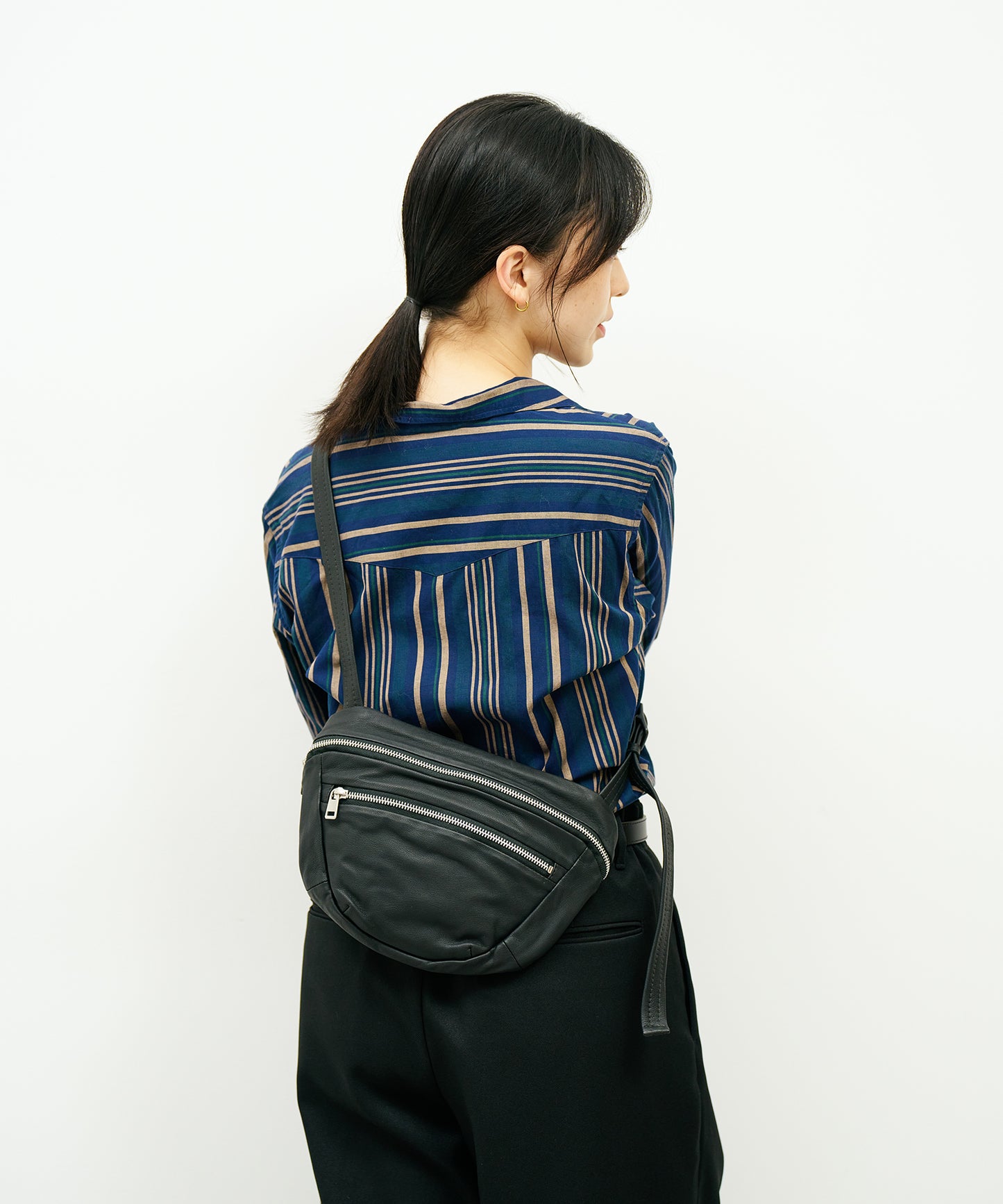 #11/ Round sling bag (black) / goatskin "BARE"