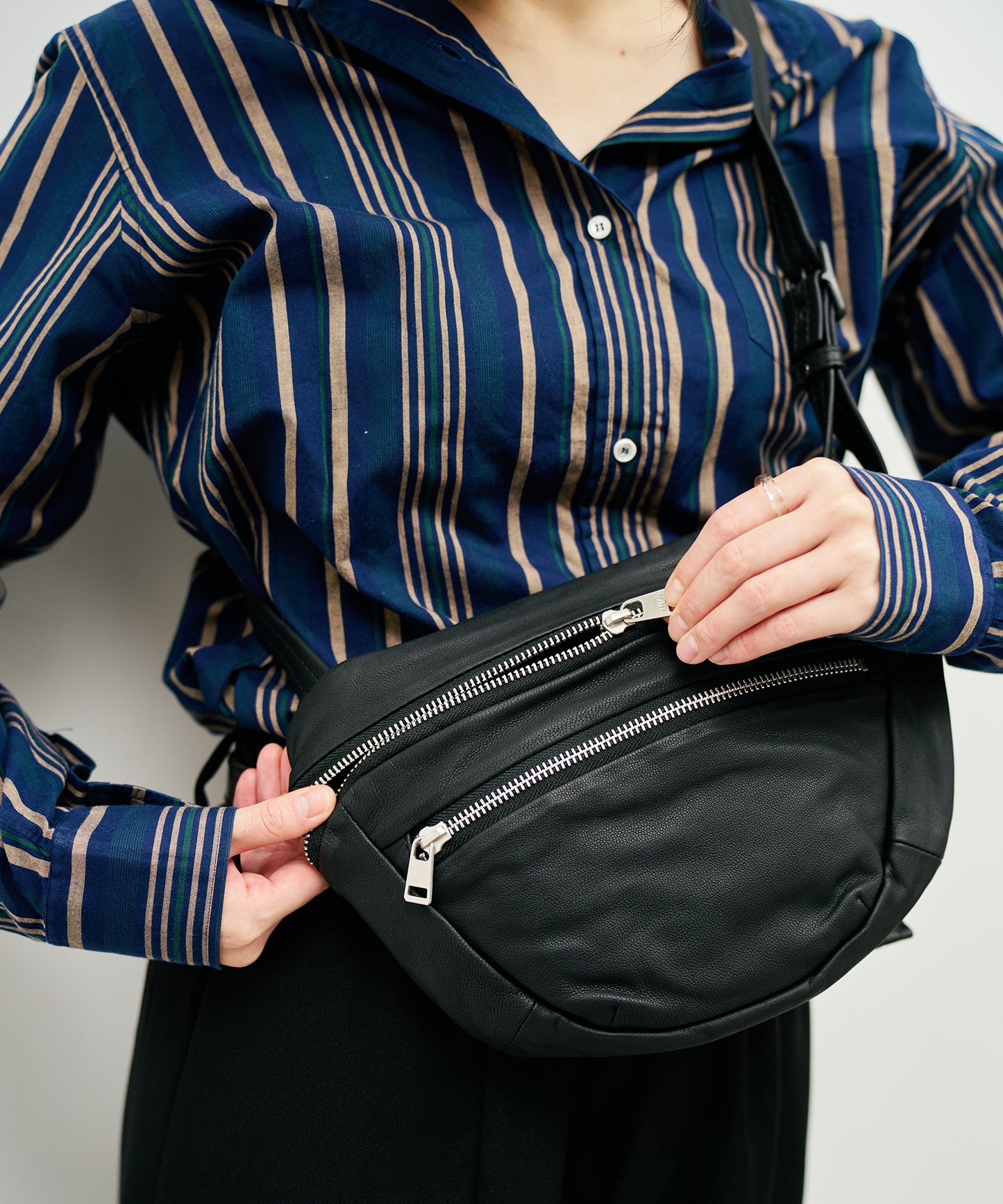 #11/ Round sling bag (black) / goatskin "BARE"