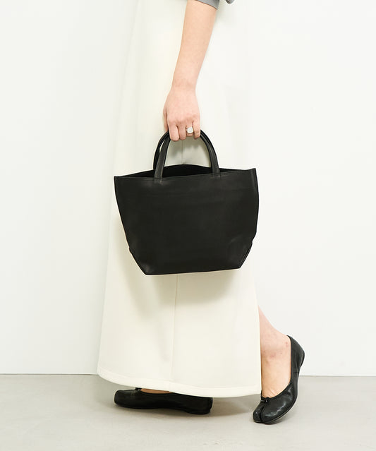 #30 / Lunch bag S (black) / pigskin "HALLIE"