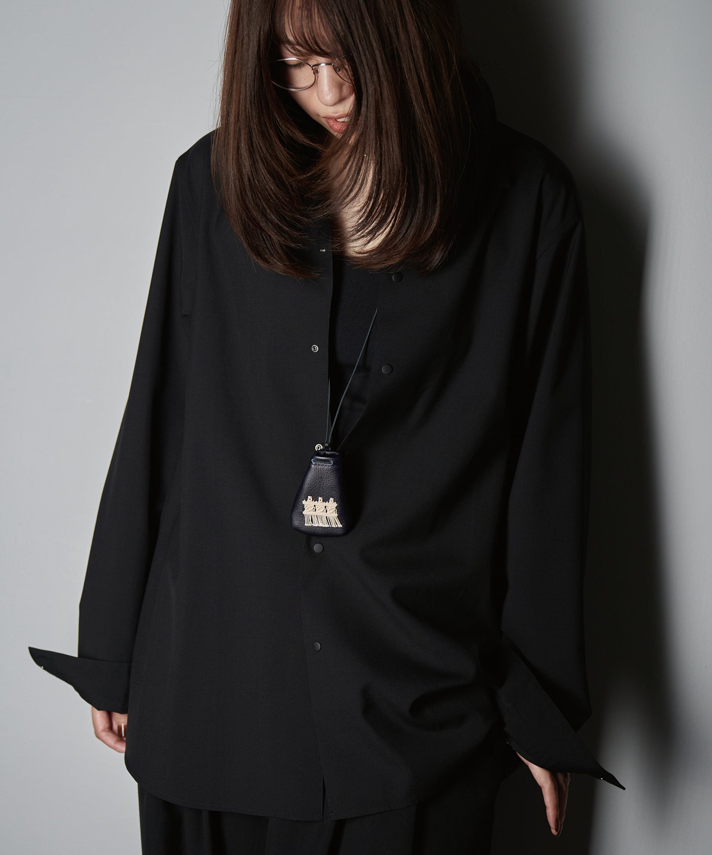 #55b/ Amulet Pouch XS (Sawa Matsuda Collaboration / indigo blue) / cowhide "BABY BUFFALO"