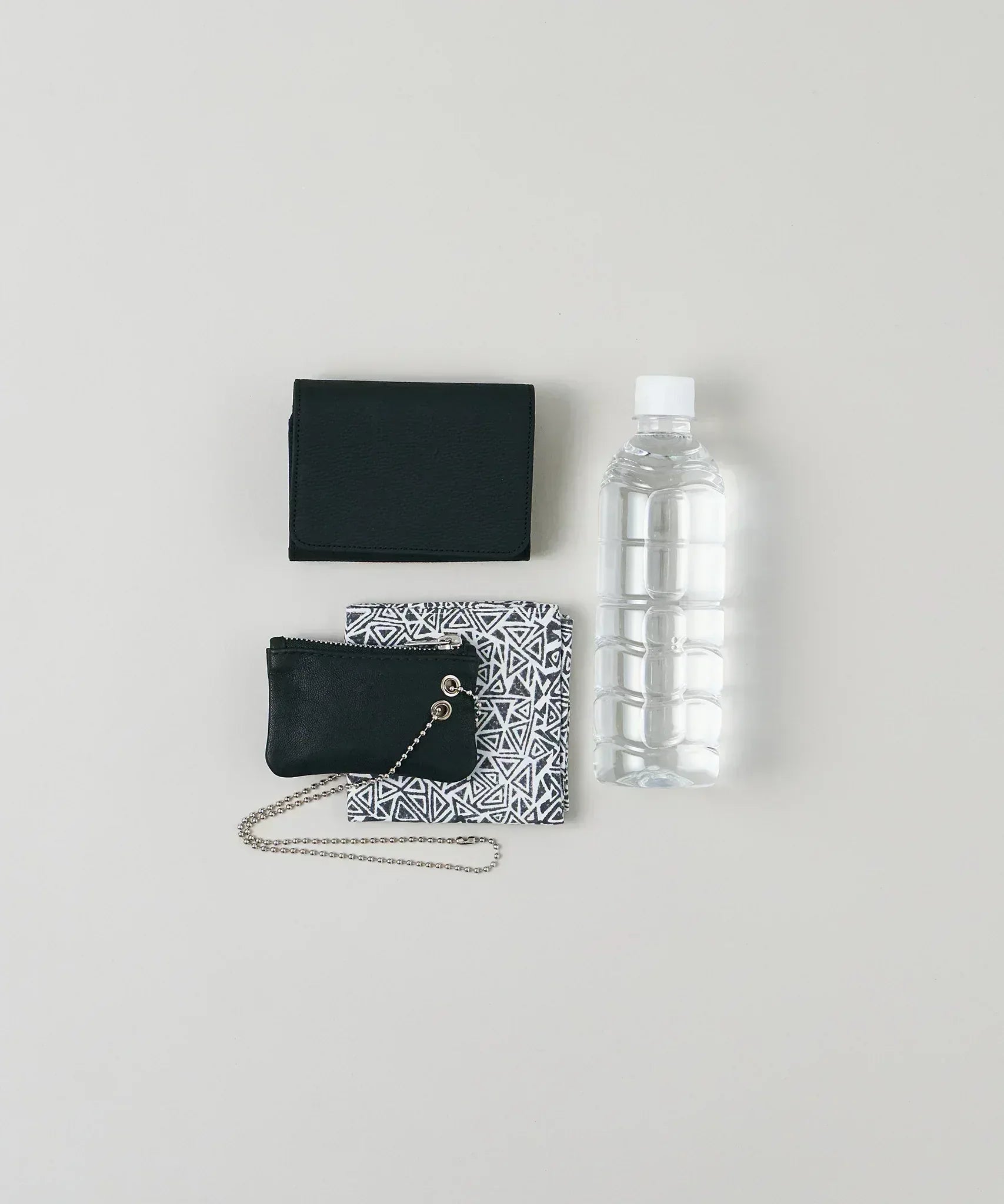 REN / Tokyo 】Lightweight and simple drawstring leather bag. – REN