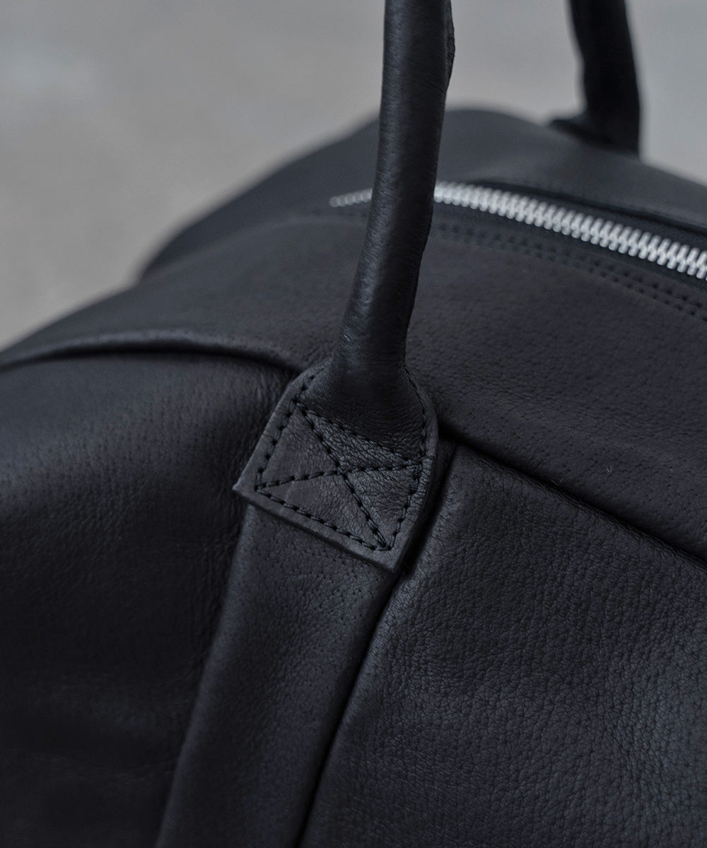 #30/ Day Boston Bag(黑色)/猪皮“HALLIE” 