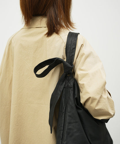 Square shoulder bag（black） /top-zipper / goatskin "BARE"