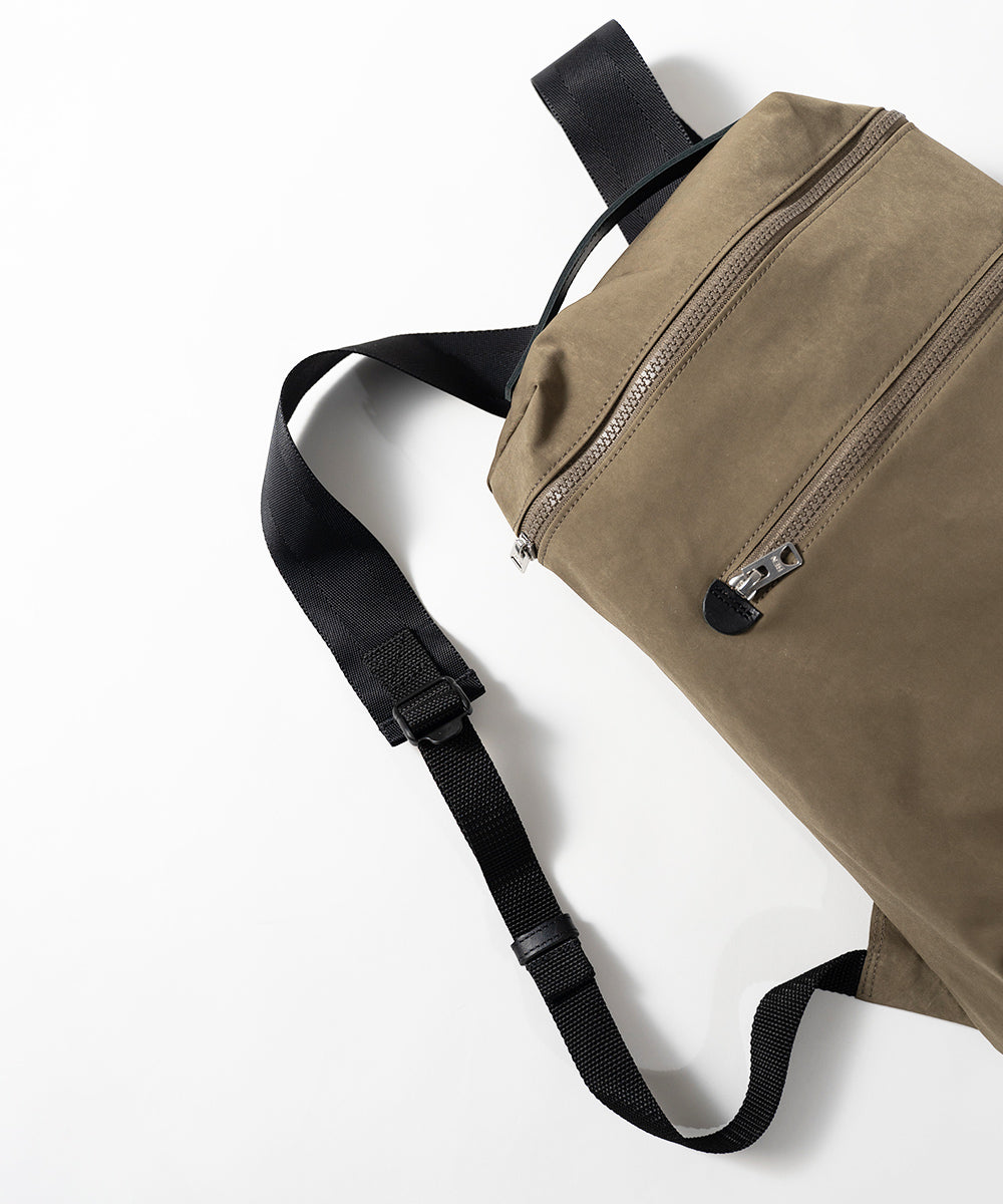 Flat backpack / nylon "High density nylon"